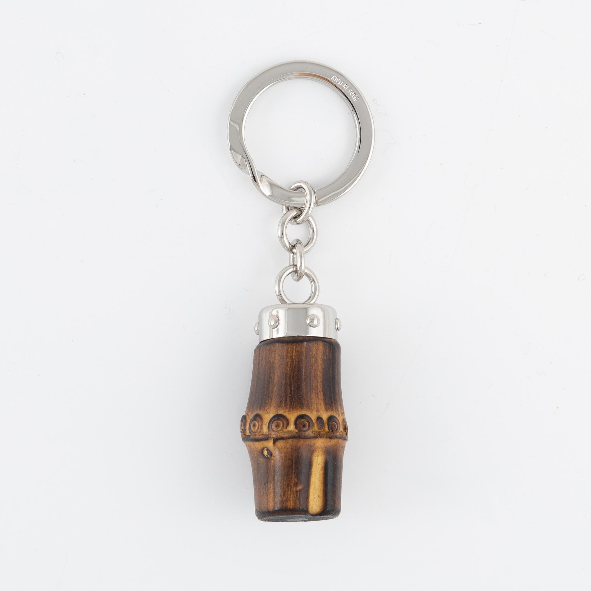Gucci a 'Bamboo' key ring.