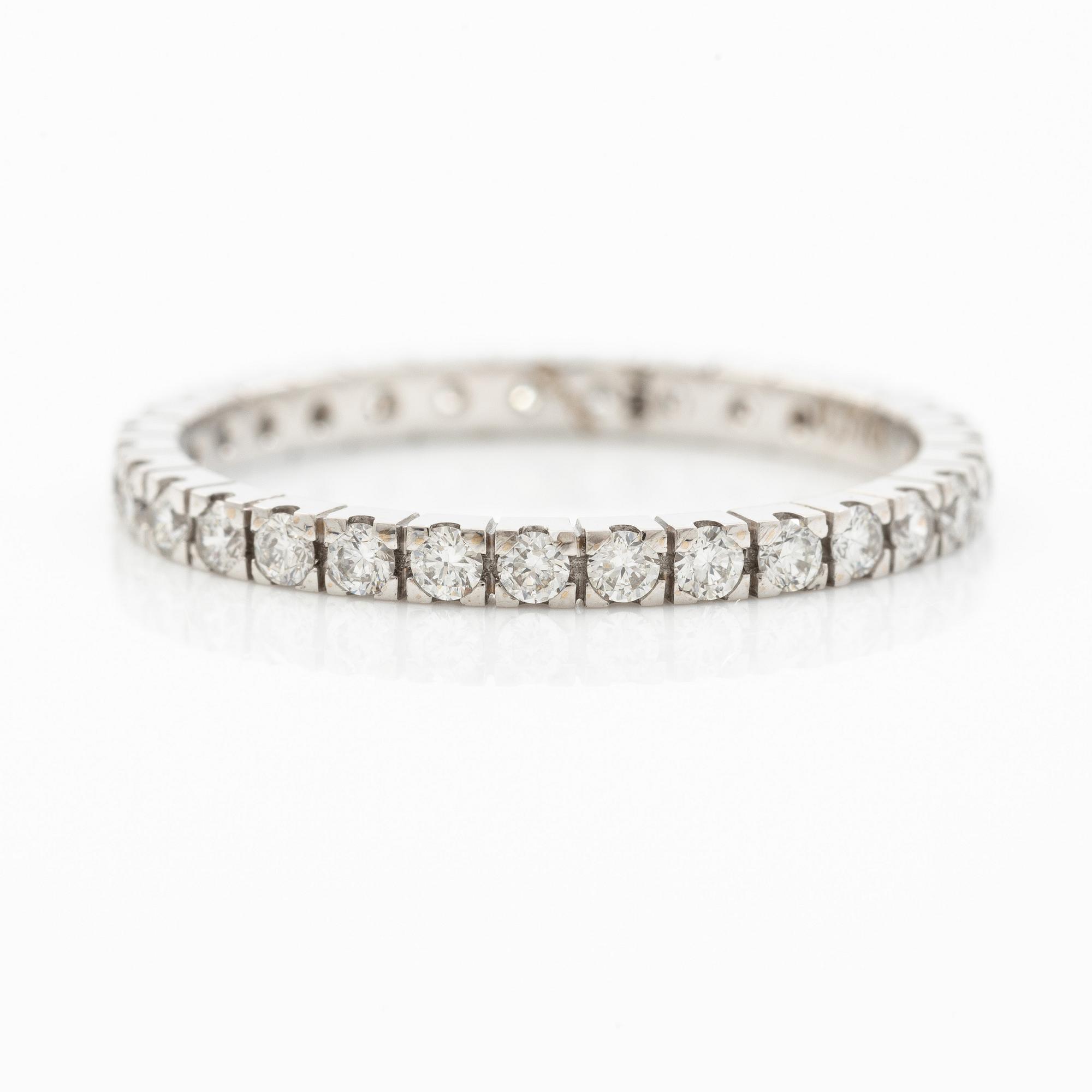 Ring, full eternity band, 18K white gold set with brilliant-cut diamonds.