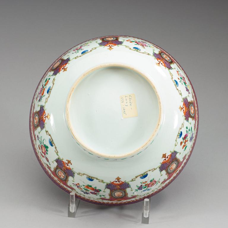 A famille rose punch bowl, Qing dynasty, Qianlong (1736-95).