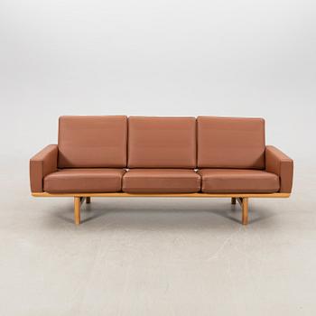 Hans J. Wegner, sofa "GE236" for Getama, Gedsted, Denmark, late 20th century.