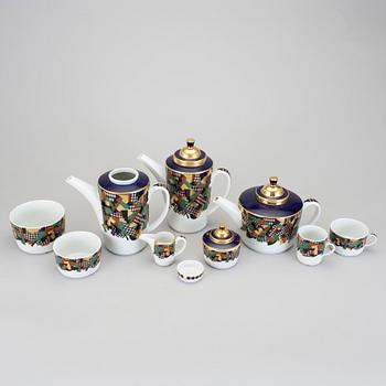 SERVIS, 118 delar, fältspatporslin, "Festivo", Heikki Orvola, Rörstrand, 1980-tal.
