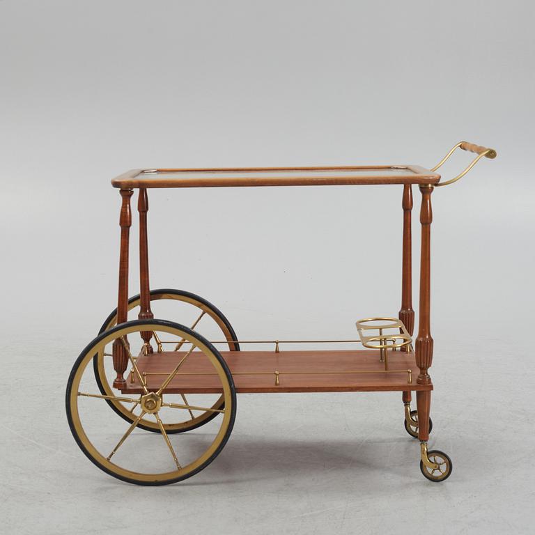 A drinks trolley, second part of the 20th Century.