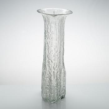 Timo Sarpaneva, a sculpture 'Railo' (Crevasse) from Finlandia series, signed Timo Sarpaneva. Iittala 1964.