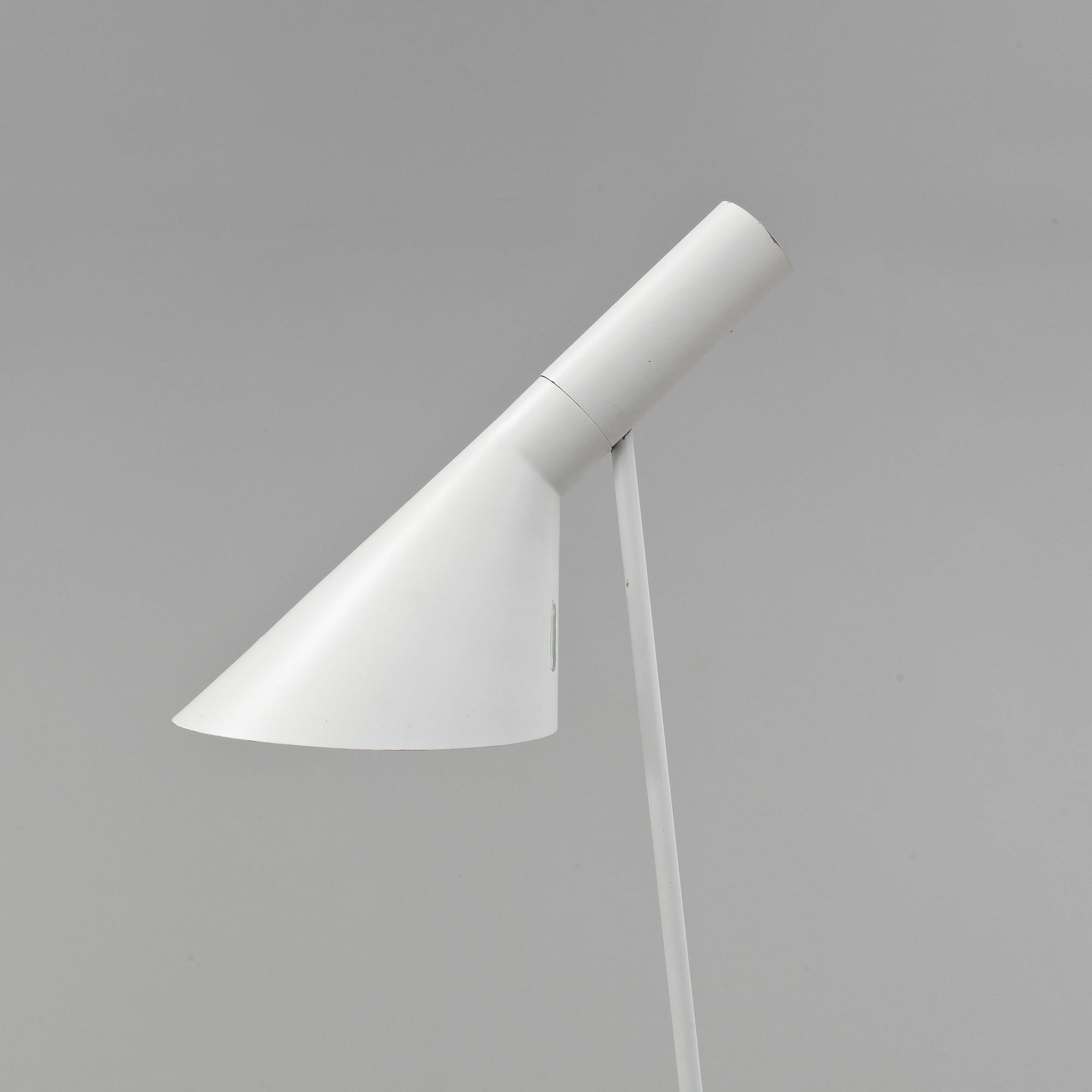 GOLVLAMPA, "AJ", Arne Jacobsen för Louis Poulsen. Inköpt 1980-tal.