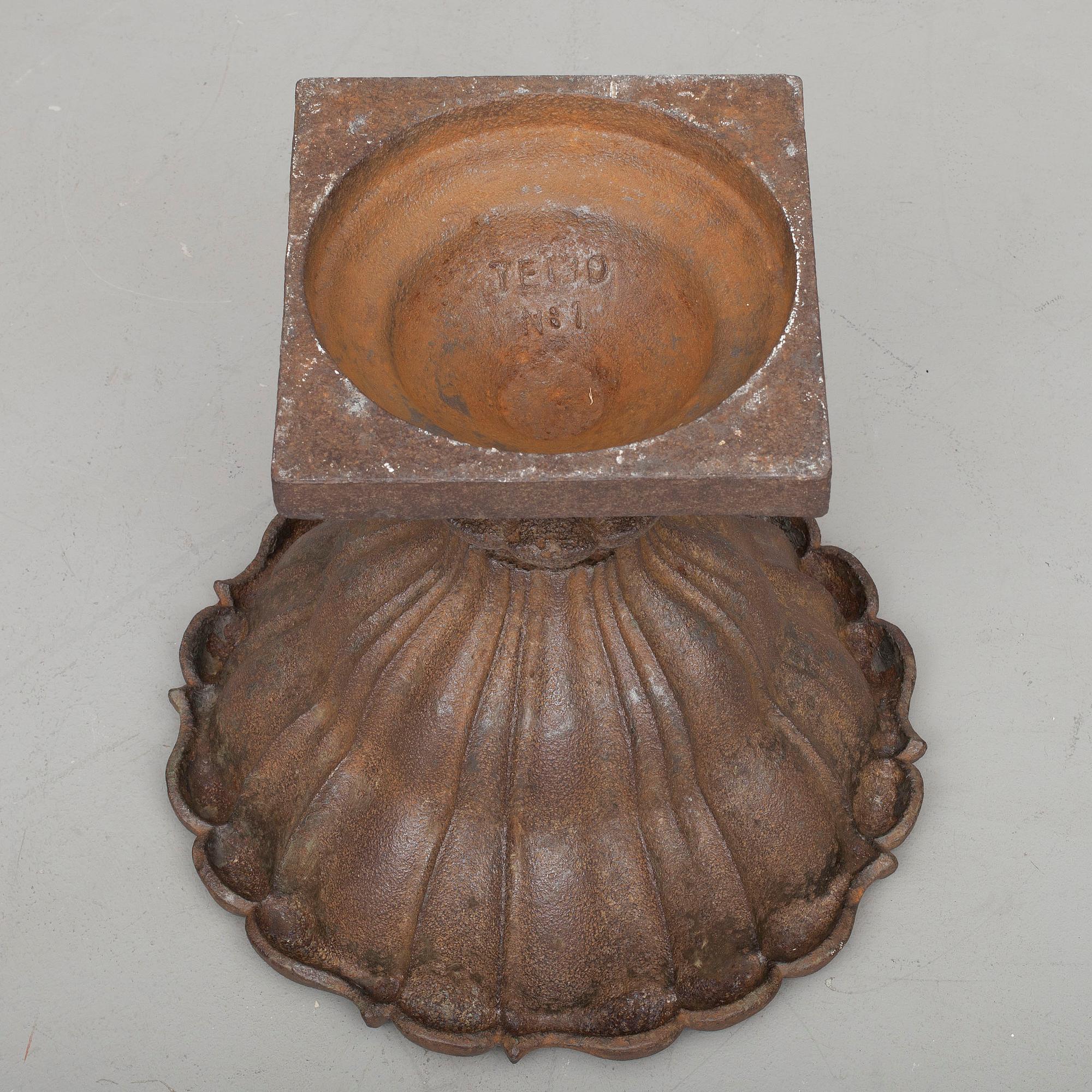 TRÄDGÅRDSURNA, gjutjärn, 1900-tal.