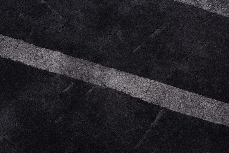 Rodolfo Dordoni, Matta, "Dibblets Barcode", Minotti, Italien. ca 400 x 300 cm.