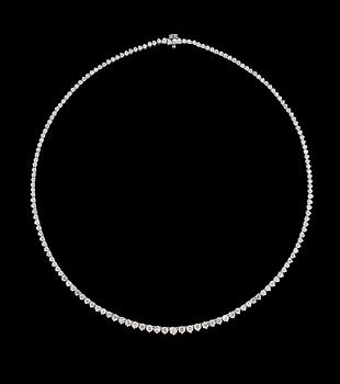 1124. COLLIER, 159 briljantslipade diamanter, tot. 7.81 ct.