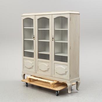 CABINET, first half of 20th century.