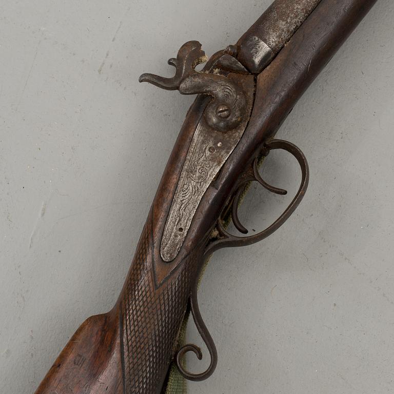 A PERCUSSION LOCK RIFLE, 19th century.