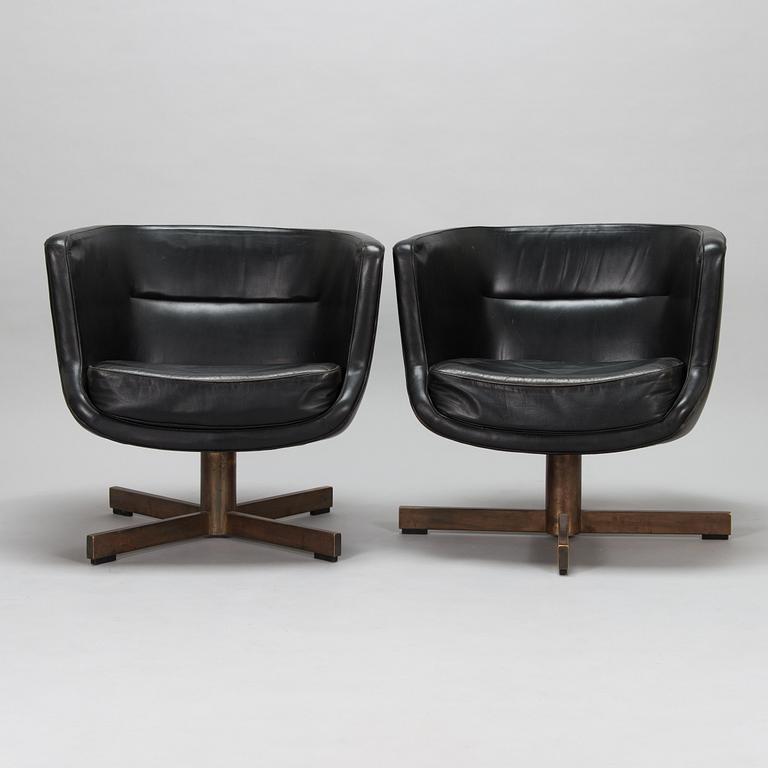 Antti Nurmesniemi a pir of armchairs made to order  1958.