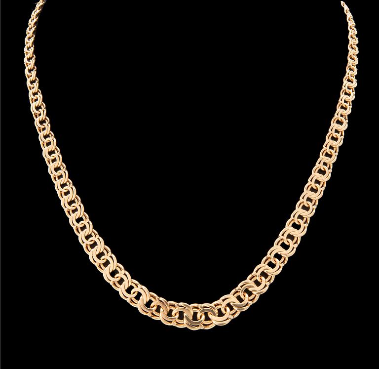 An 18K gold Bismarck link necklace.