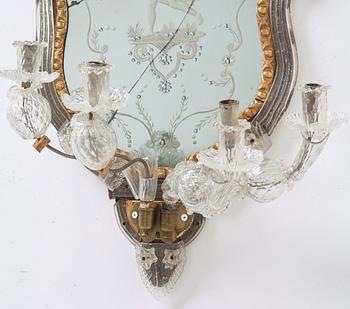 Spegellampetter, för fyra ljus, ett par, Venedig ca 1730, tillskrivna glasmästarfamiljen Briati.