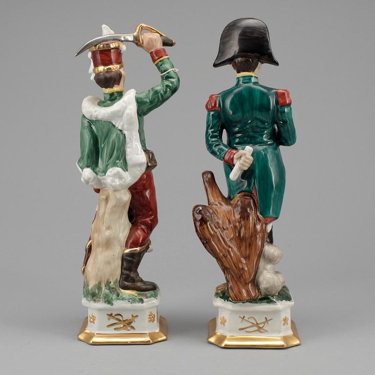 FIGURINER, ett par, porslin, 1900-talets första hälft.