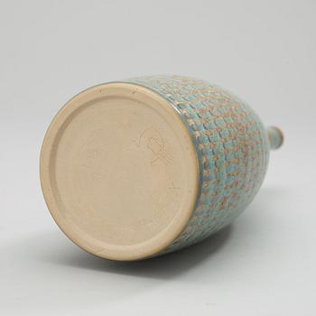 A Stig Lindberg stoneware vase, Gustavsberg Studio 1952.