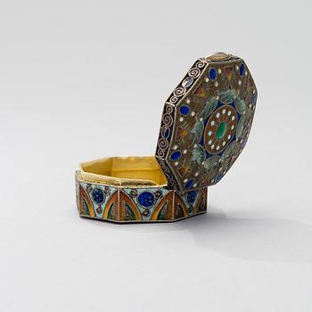 BOX, silver and enamel, Moscow, ca 1908-17, 11th Artell.