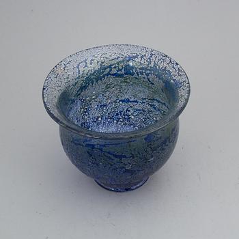 GÖRAN WÄRFF, a glass bowl, unik, Kosta, signed.