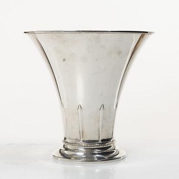 Vase, silver, CG Hallberg, Stockholm, 1929.