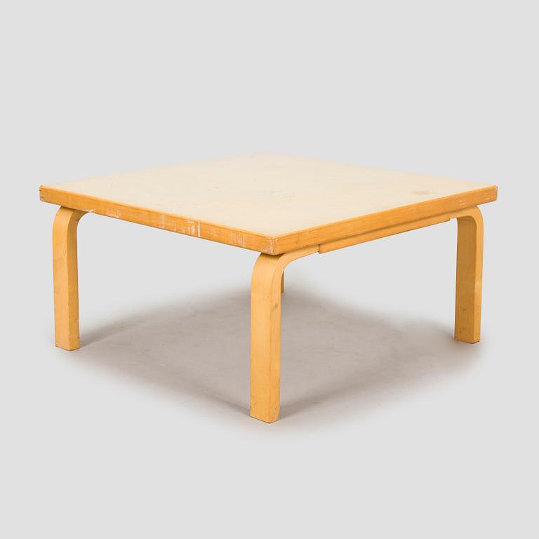 Alvar Aalto, pöytä, malli 81C, Artek 1960-luku.
