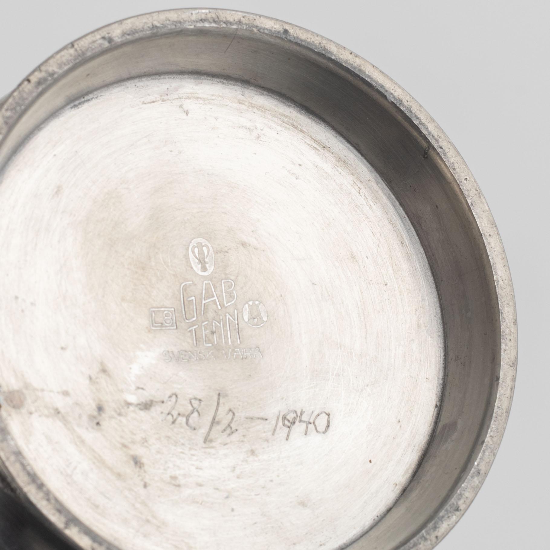 Maja-Lisa Ohlson, cocktailshaker samt burk med lock, två delar, funkis, Guldsmedsaktiebolaget (GAB), Stockholm 1937-38.