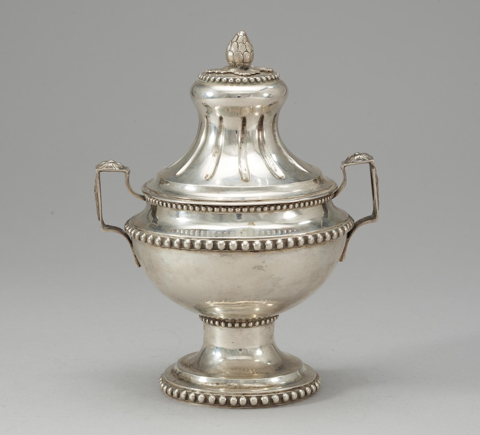 A Swedish silver sugarbowl with cover, P.Åkerman, Stockholm 1784.