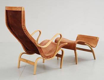 FÅTÖLJ MED FOTPALL. "Pernilla", Bruno Mathsson. 1960-tal.