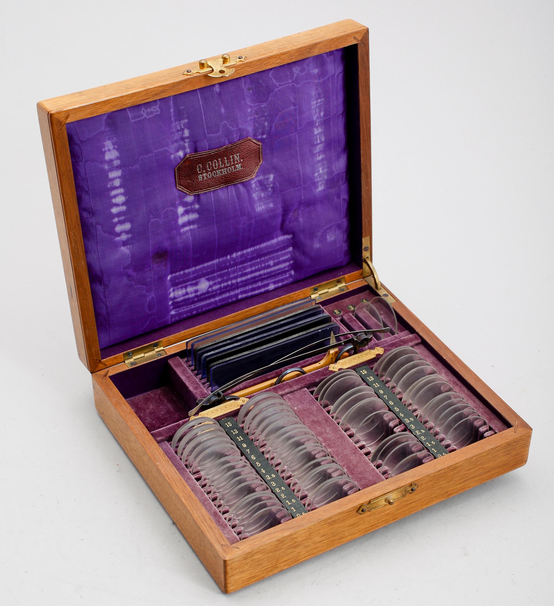 SCHATULL MED OPTISKA GLAS, C Collin, Stockholm, tidigt 1900-tal.