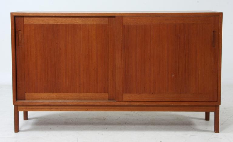 SIDEBOARD. Virserum. 1900-talets tredje kvartal.