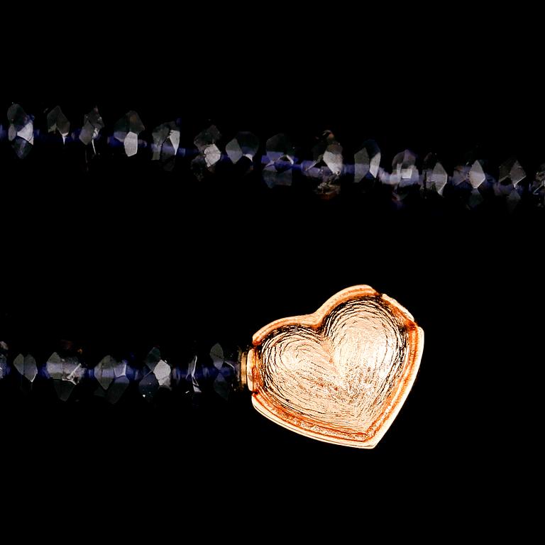 COLLIER, 2 st, fasetterade ametister samt pärlor med utbytbart lås, 14 k guld.
