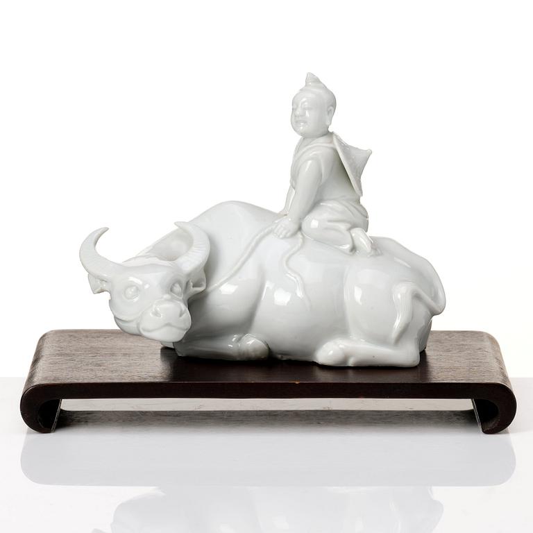 A pair of blanc de chine figurines, Qing dynasty, late Qing dynasty.