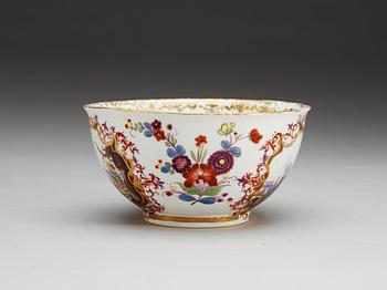 A Meissen bowl, ca 1730-35.