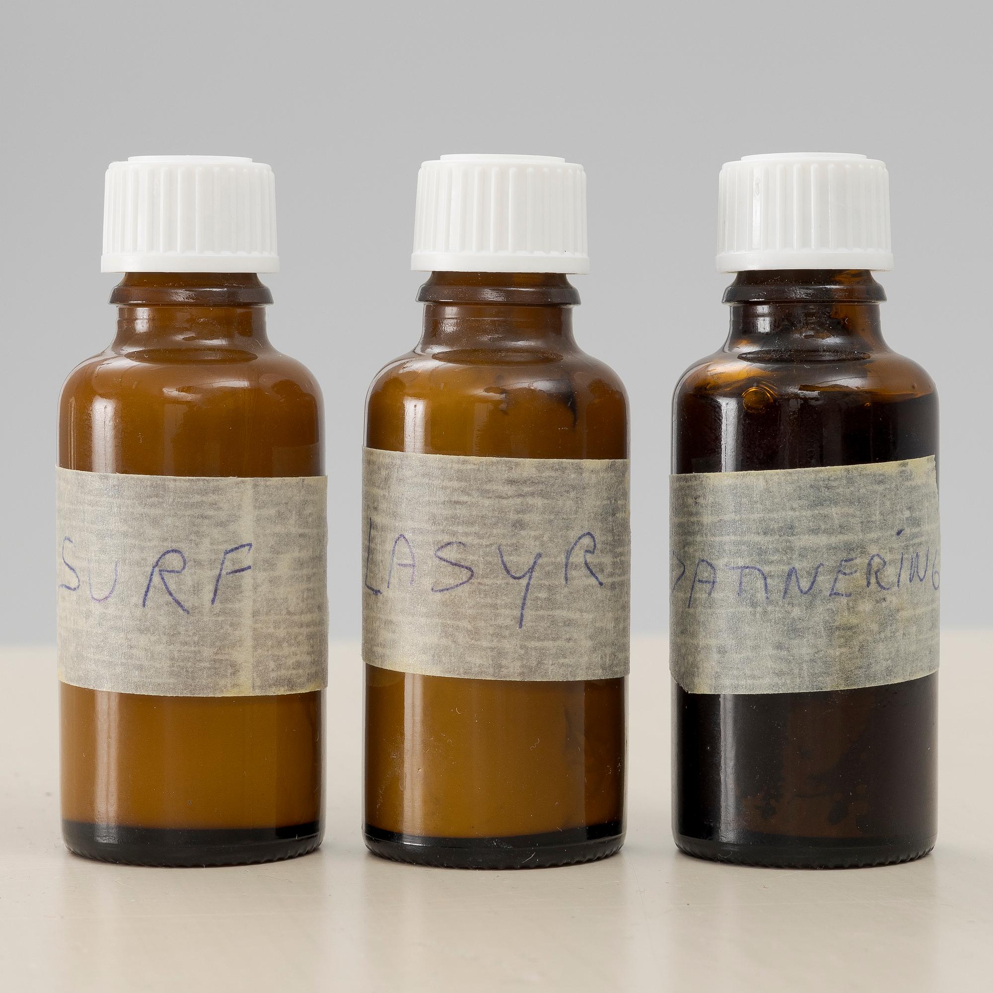 Skrivbord med stol, "Signum Gustavus", 1900-talets slut.