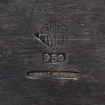 BRICKA, silver 950, Mexico, 1900-talets andra hälft, vikt ca 539 g.