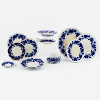 A 61 piece "Vinranka" dinner service by Arthur Percy from Gefle Sweden, first half of the 20th century.