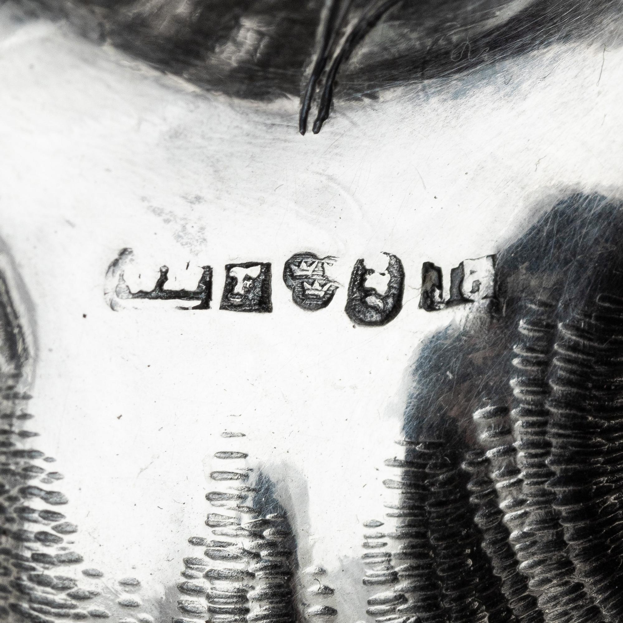 Gustav Möllenberg, uppsatsskål med lock, silver, Stockholm 1863.