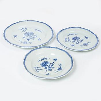 IKEA, Matservis, 44 delar, "Nejlika", ur Ikeas 1700-talsserie, 1990-tal.