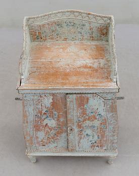 POTTSKÅP, gustavianskt, 1700-talets andra hälft.