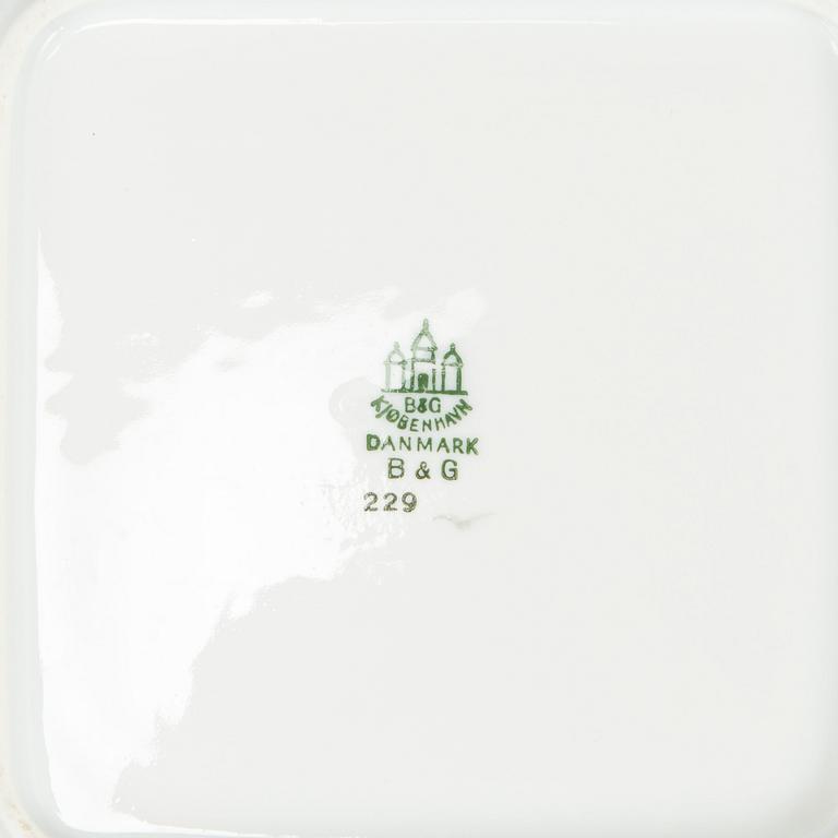 Bing & Grøndahl, servis, 127 delar, "Måsen", porslin, Danmark, 1900-tal.