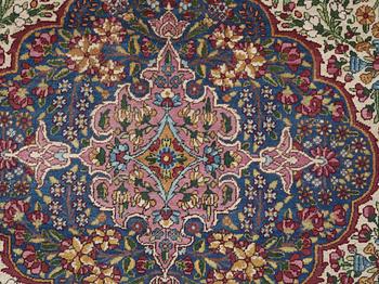 SEMI-ANTIQUE KERMAN. 378 x 280 cm.