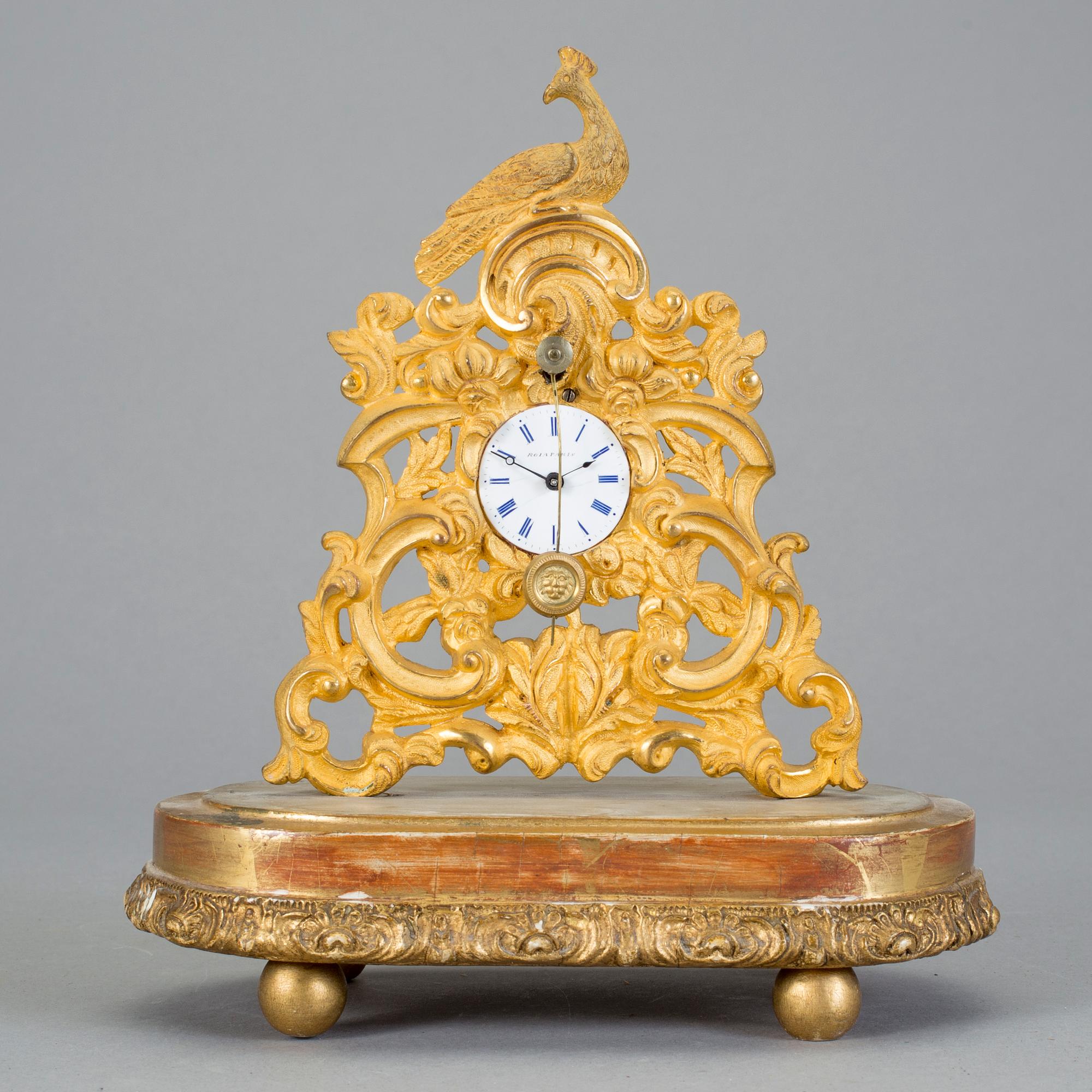 BORDSPENDYL, märkt Roja Paris, 1800-talets andra hälft.