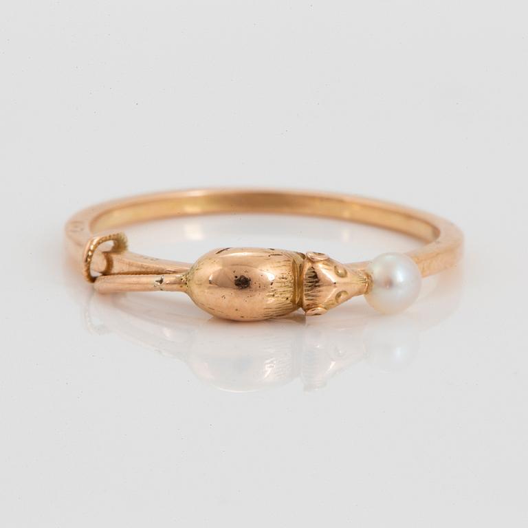 Collier och ring i etui från Giuliano.