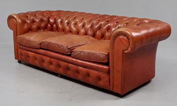 SOFFA, chesterfield, 1900-talets andra hälft.