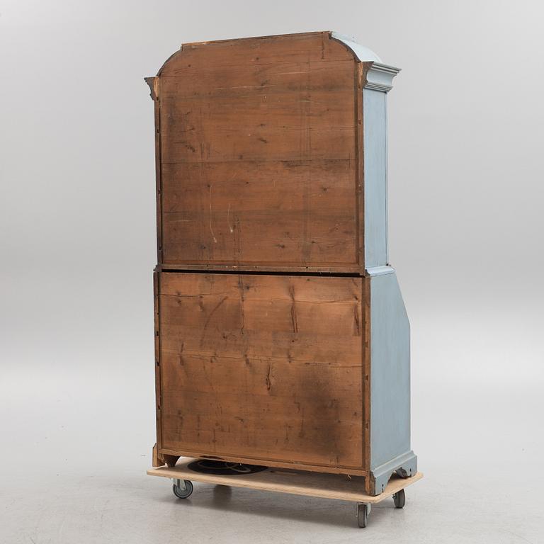 A cabinet, 19th Century.