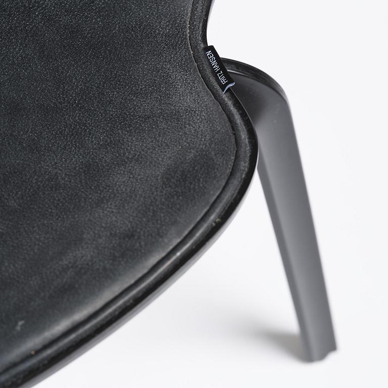 Arne Jacobsen, a set of six "Grand Prix" (Exclusive Edition Black) dining chairs, Fritz Hansen, 2021.