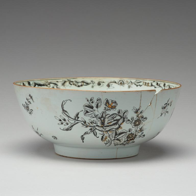 BÅLSKÅL, kompaniporslin. Qing dynastin, Qianlong, daterad 1762.