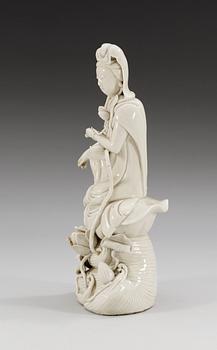 A blanc de chine figure of Guanyin, Qing dynasty, Kangxi (1662-1722).