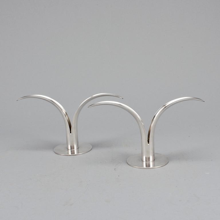 LJUSSTAKAR, ett par, nysilver, "Liljan", Ivar Ålenius Björk, Ystad Metall.
