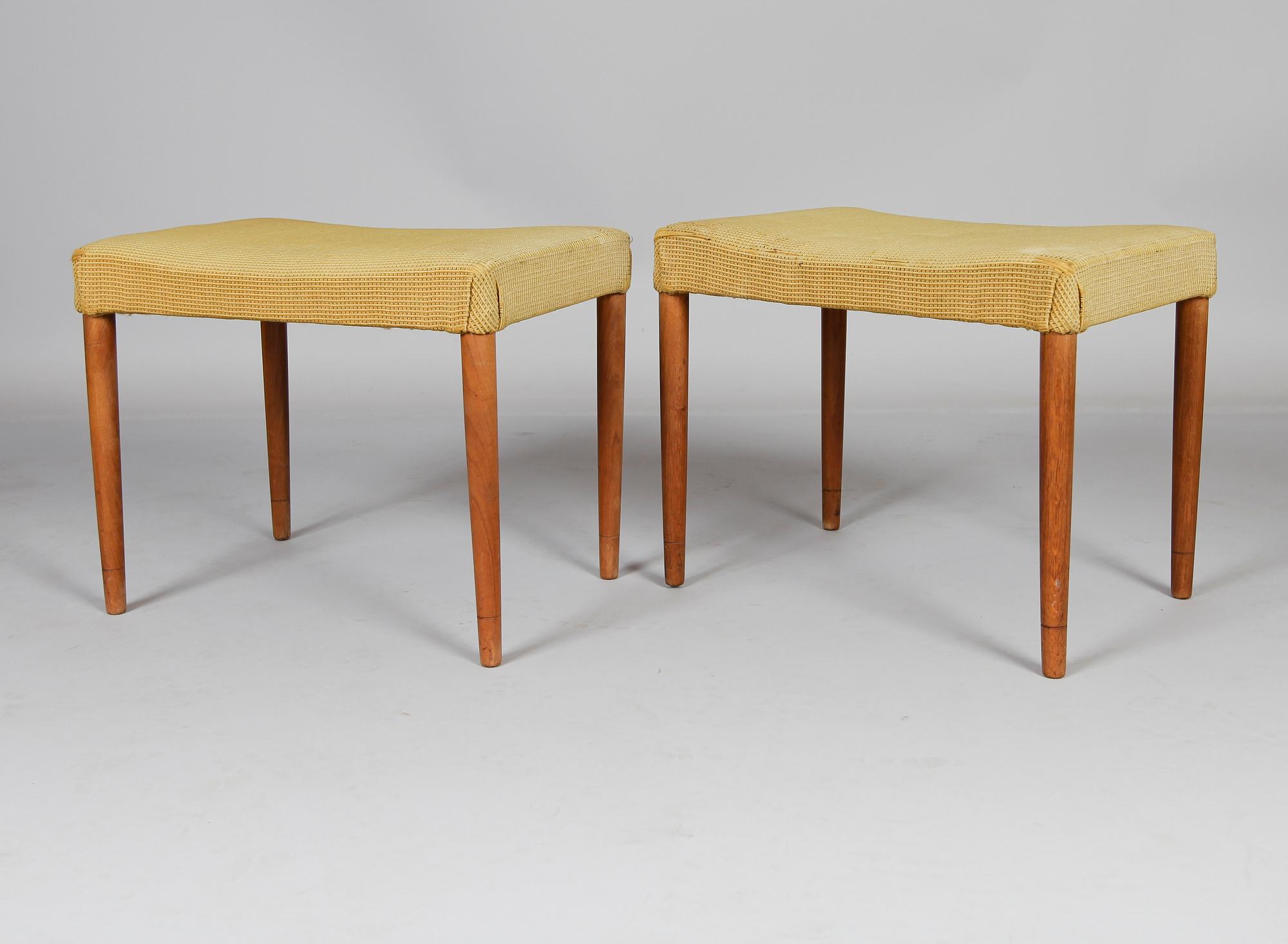 PALLAR, 1 par, Oman jun's Möbelfabrik, Danmark, 1900-talets andra hälft.