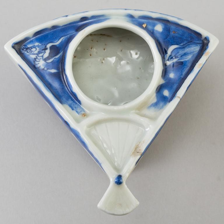 A set of fan-shaped bowls and a larger bowl, Japan, Meiji (1868-1911).