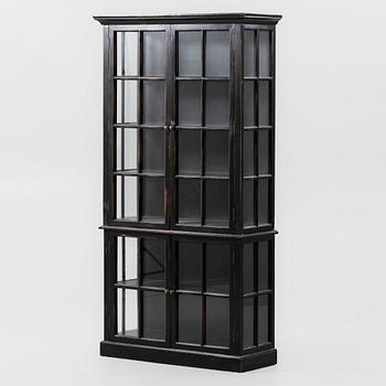 Display cabinet, modern manufacture.