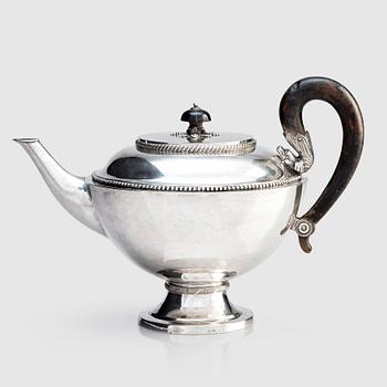 245. A Swedish early 19th century silver tea-pot, mark of Adolf Zethelius, Stockholm 1819.